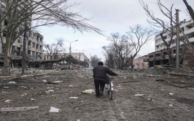 Moscú sigue presionando a Mariúpol; convoy ruso se dispersa