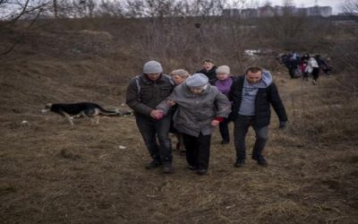 Civiles huyen de ciudad ucraniana en primer paso humanitario