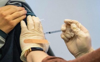 Se espera que la FDA apruebe vacunas de refuerzo adicionales para adultos mayores de 50 años