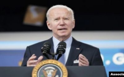 Biden planea aprovechar reserva de petróleo para controlar precios de la gasolina