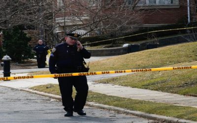 Una adolescente muerta y dos heridos por fuego cruzado en una calle del Bronx