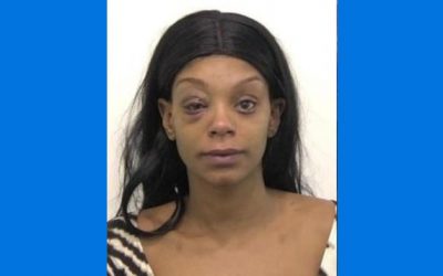 Agente policía y conductora presuntamente ebria lesionados en choque.