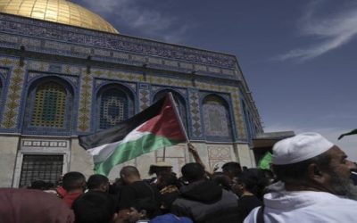 Israel corta el paso a trabajadores de Gaza tras proyectiles