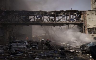 Al menos 5 muertos tras bombardeo ruso a Járkiv. Mariúpol aún resiste pese a los continuados ataques rusos.