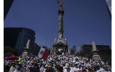 Los mexicanos votan en referendo sobre el presidente