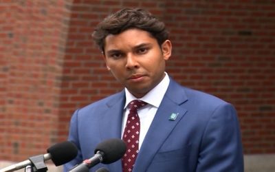 Correia llega a prisión federal para comenzar sentencia de seis años