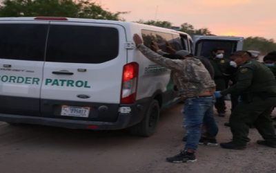 Plan en la frontera de Biden cuando termine el Título 42 incluye expulsiones aceleradas de inmigrantes y mayor vigilancia