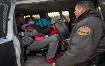 Veinte fiscales de EEUU reclaman mantener deportación rápida de indocumentados