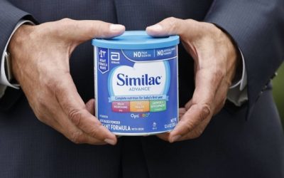 Gobernador de Texas no quiere que den fórmula para bebés a indocumentados