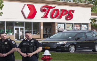 Banderas en Nueva York ondean a media asta por las víctimas de la masacre