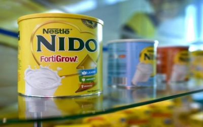 Aterrizan en EEUU 31 toneladas de latas de leche en polvo para combatir la escasez