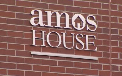 McKee lanza iniciativa para ayudar a las personas sin hogar.