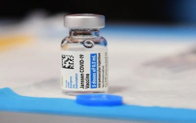 FDA limita a la población que puede recibir la vacuna Covid de Johnson & Johnson