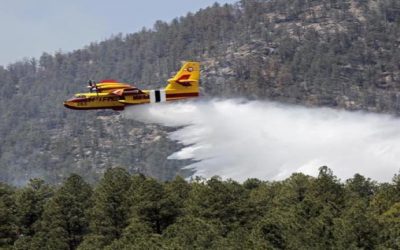 Más de 1.000 bomberos combaten incendio en Nuevo México