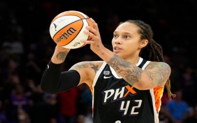 Estrella de baloncesto femenino detenida injustamente en Rusia, dice la Casa Blanca