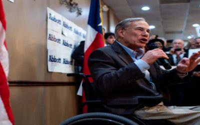 Gobernador de Texas afirmó haber enviado 35 buses con migrantes a Washington D.C.