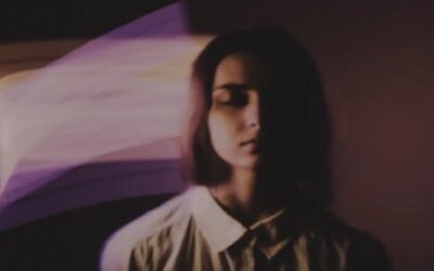 Qué es la catatonia, la condición que te deja el cuerpo inmóvil pero la mente activa