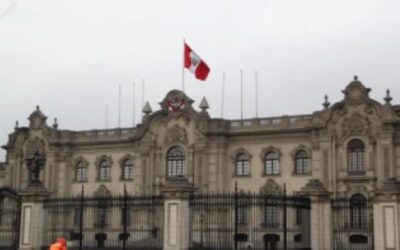 Fiscalía indaga por presunta corrupción a ministro en Perú