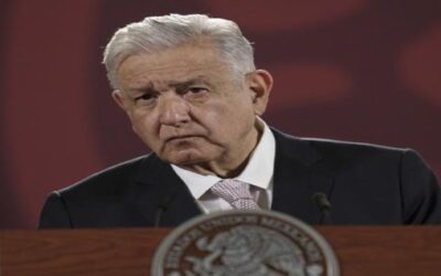AMLO tilda a opositores de agentes extranjeros y traidores