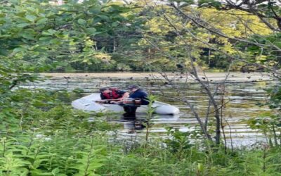 Buzos recuperan cuerpo de laguna en North Smithfield.