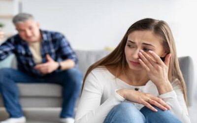 Los insultos, las minimizaciones o los adjetivos degradantes de hombres hacia mujeres deja cicatrices muy reales.