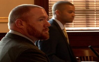 Oficial Correccional se declara no culpable durante comparecencia en corte.