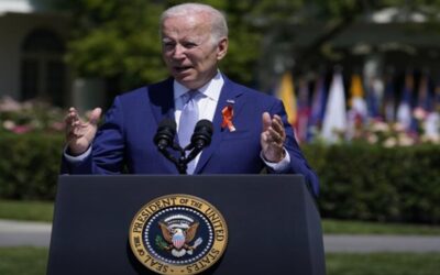 Biden lamenta que violencia continúa pese a leyes de armas