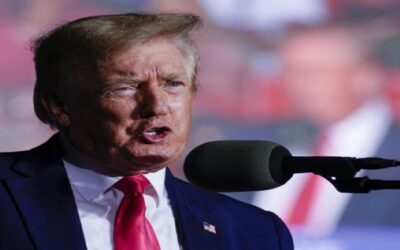 Juez ordena publicar afidávit para allanamiento a Trump