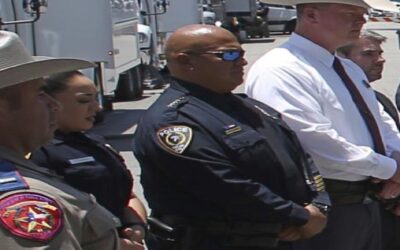 Jefe de policía escolar de Uvalde defiende sus acciones