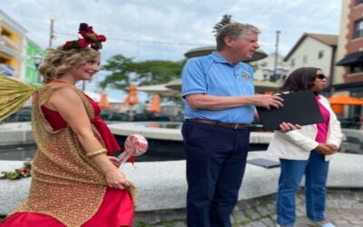 McKee anuncia $2.9 millones para turismo y hospitalidad.