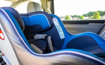 Policía Pawtucket ofrece ayuda para instalar asientos infantiles en vehículos