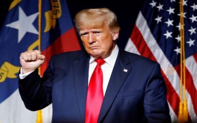 Hallan contactos de Trump con abogados en los documentos clasificados incautados