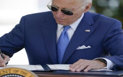 Biden irá el lunes a Kentucky por las inundaciones solo si da negativo para covid