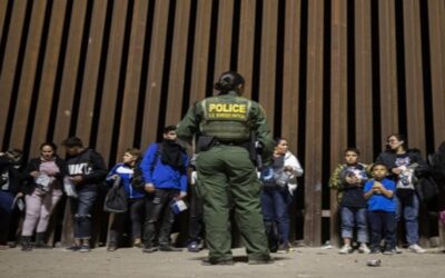 Disminuye por segundo mes la detención de migrantes en frontera sur de EEUU