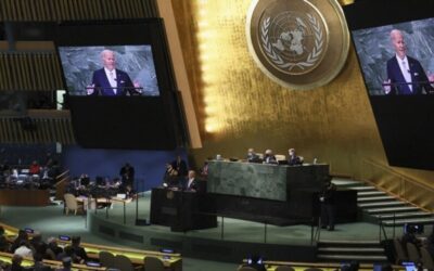 Biden critica a Rusia, aboga por la diplomacia y promete ayuda frente a las crisis