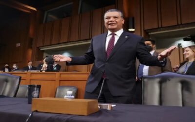 Senador Padilla presenta proyecto de Ley de Registro para otorgar la Green Card a millones de inmigrantes