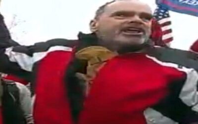 Ex oficial de policía de Nueva York condenado a 10 años de prisión por agredir a un oficial de policía el 6 de enero