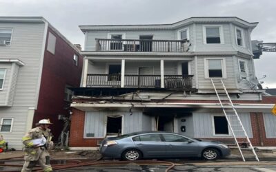 Incendio en Providence deja 10 personas sin hogar y un gato muerto.