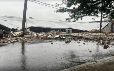 Edificio se derrumba en la Calle Peace.