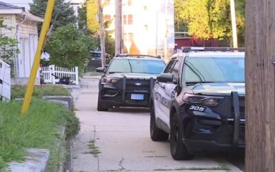 Dos personas apuñaladas en Woonsocket