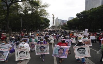 Detienen a general y otros dos militares por caso Ayotzinapa