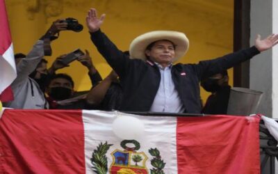 Crecen las dificultades para presidente de Perú y su familia