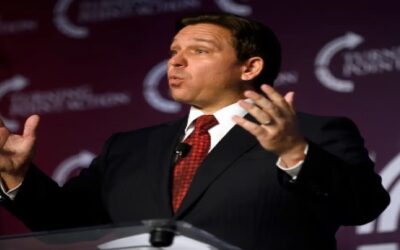 Alguacil lidera investigación criminal a Ron DeSantis por enviar inmigrantes a Martha’s Vineyard