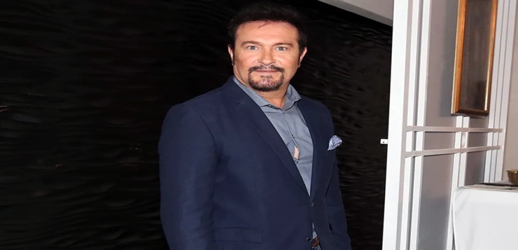 Arturo Peniche llego a besar a Alfredo Adame en escena; lo que lo hizo enojar al conductor de televisión