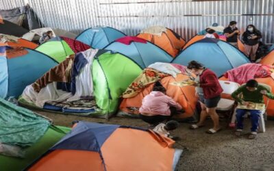 Desalojan el campamento improvisado en Ciudad Juárez donde migrantes venezolanos llevaban mas de un mes esperando cruzar a EE.UU.