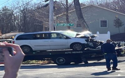 Choque autobús escolar deja 4 heridos.