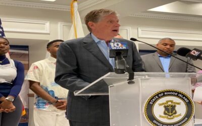 El gobernador McKee y líderes de Rhode Island destacan las inversiones históricas en las escuelas del siglo 21 en todo el estado