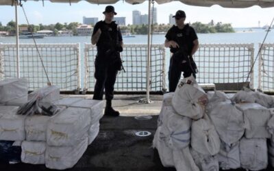 Guardia Costera de EEUU decomisa cocaína valorada en 101 millones de dólares