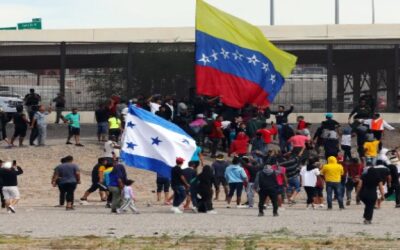 Agentes de la Patrulla Fronteriza disparan balas de goma contra migrantes en frontera México-EE.UU.