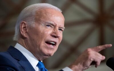 Biden advierte que la democracia de EEUU está “bajo ataque”